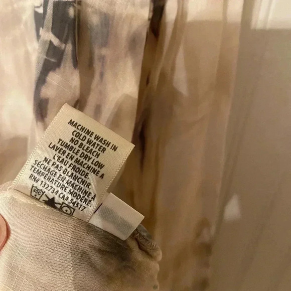 Nwot Bella Dahl tie dye hidden buttons blouse - Picture 6 of 7